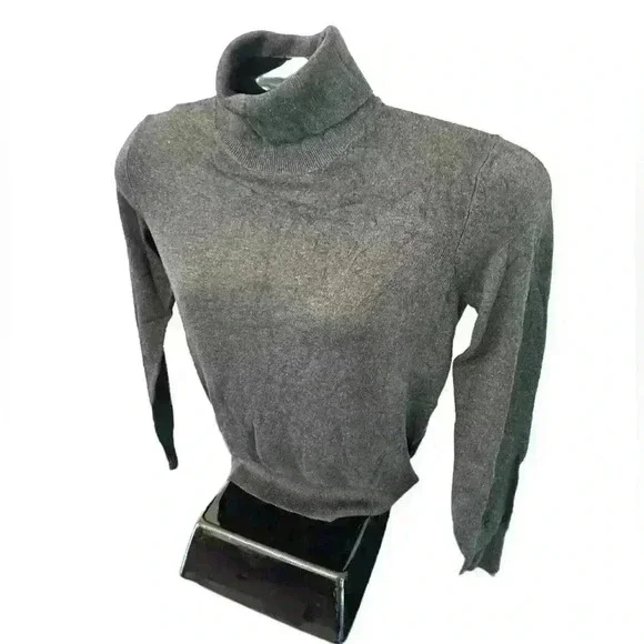 Women's H&M Soft Gray Turtle Neck Long Sleeve Size S Small New‎ w/o Tags Sweater - Picture 2 of 10